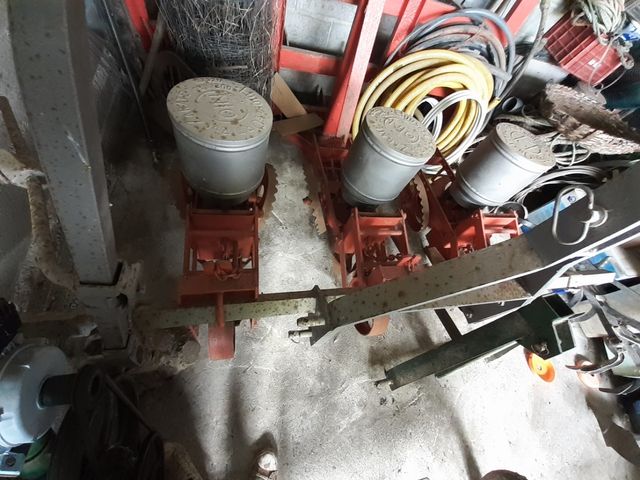 Sembradora de maíz y habas