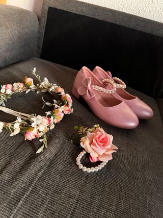 Zapatos de comunión rosas con perlas