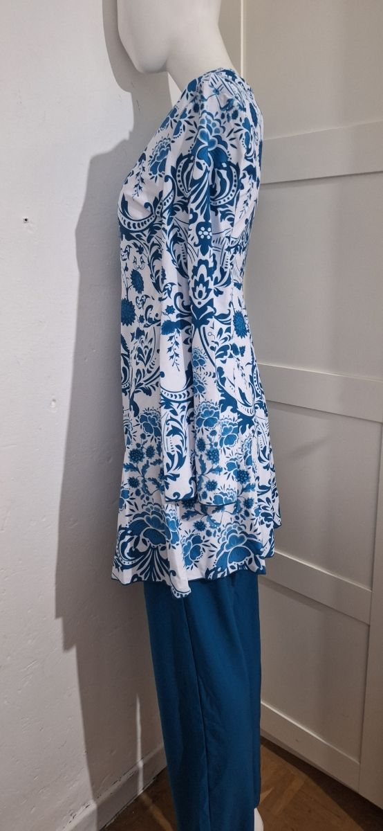 Bañador estampado floral azul y blanco