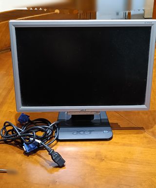 Monitor Acer LCD, Teclado y Ratón 
