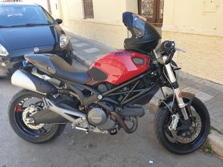 Ducati Monster Roja