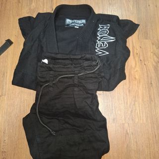 Kimono Venum Contender 2.0 Negro
A1