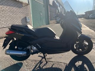 Yamaha Xmax en muy buen estado