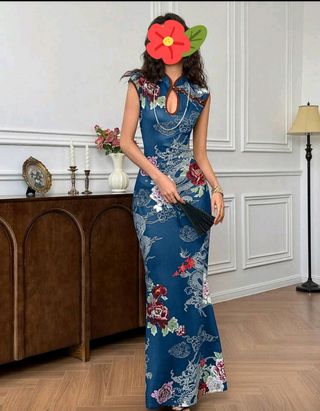 Vestido oriental azul sin estrenar.
