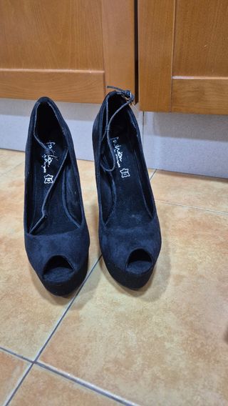 Zapatos de tacón negros