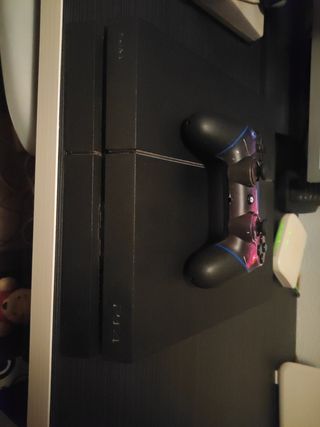 PS4 500GB + Mando + 5 Juegos