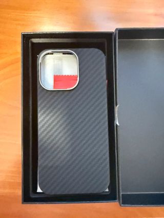 Capa iPhone 16 PRO Fibra de Carbono Real