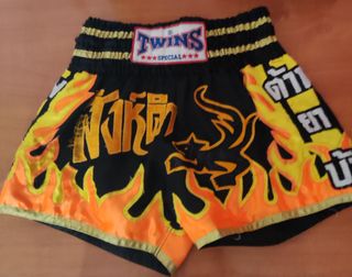 Pantalón Muay Thai Twins Negro Naranja