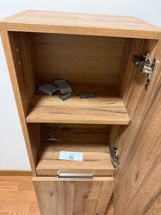 Mueble auxiliar de  baño.