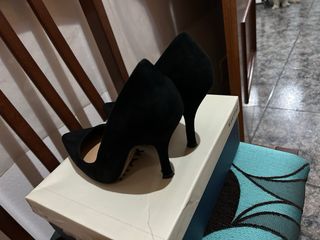 Zapatos de tacón de aguja negros