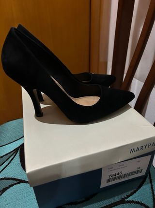 Zapatos de tacón de aguja negros