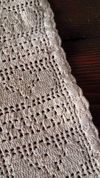 Centrino uncinetto rettangolare beige