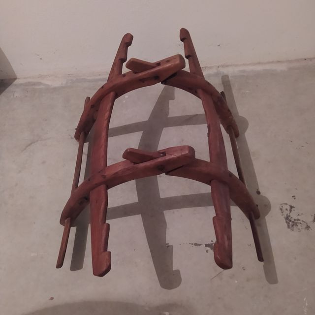 Angarilla antigua de madera