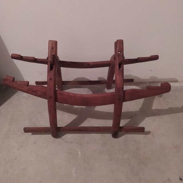 Angarilla antigua de madera