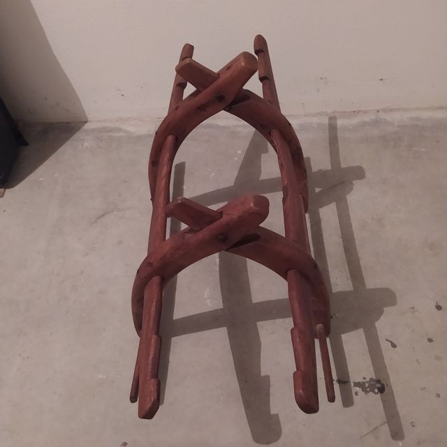 Angarilla antigua de madera