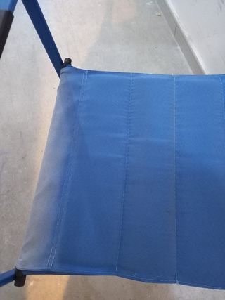 Silla Azul Plegable con Reposabrazos