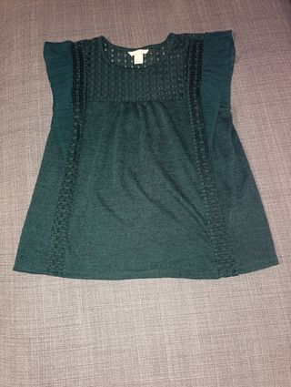 Blusa verde con detalles