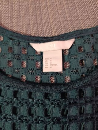 Blusa verde con detalles
