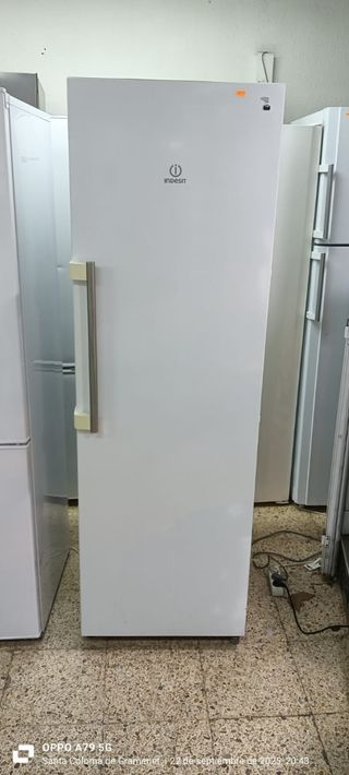 NEVERA DE UNA PUERTA INDESIT