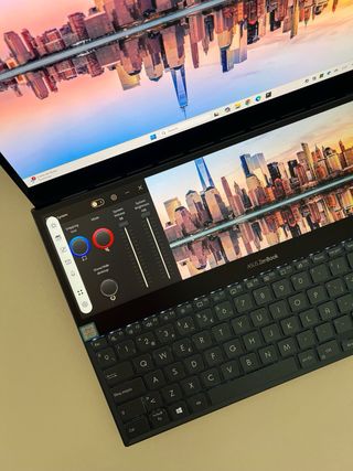 ASUS ZenBook Pro Duo 2 pantallas táctiles