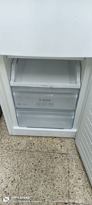 NEVERA COMBI BOSCH NO FROST ENERGÍA A+