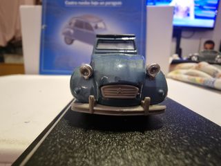 Citroën 2CV escala 1/43 con fascículo
