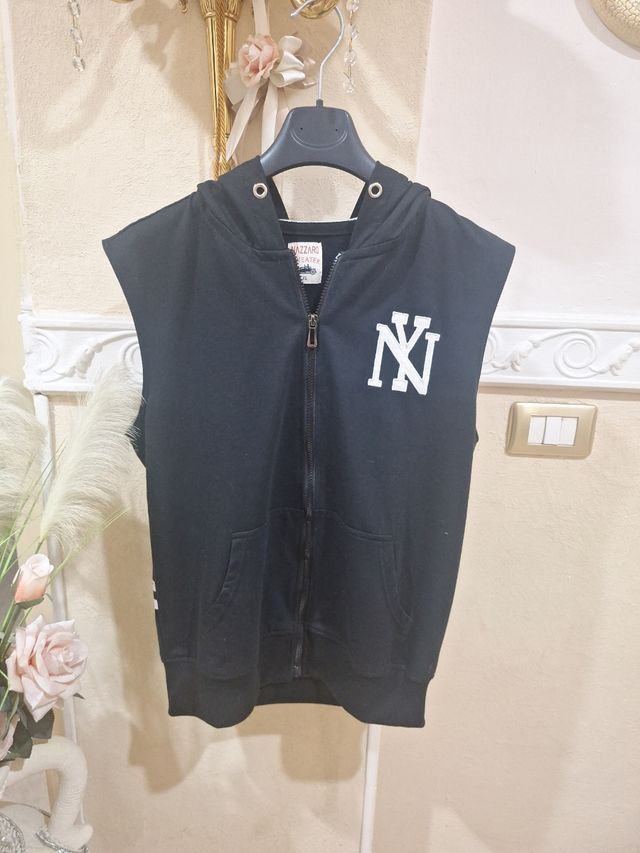 Maglia giromanica con cappuccio e zip