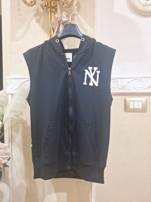 Maglia giromanica con cappuccio e zip