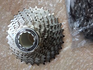 CADENA Y CASSETTE SHIMANO 105 R7000 11-30D 11V