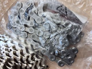 CADENA Y CASSETTE SHIMANO 105 R7000 11-30D 11V