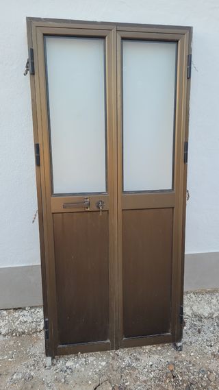 Puerta Bronce Doble Hoja con Maneta y Llave