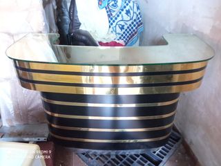 Barra de bar con cristal