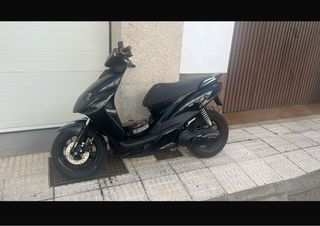 Yamaha Jog RR Negra