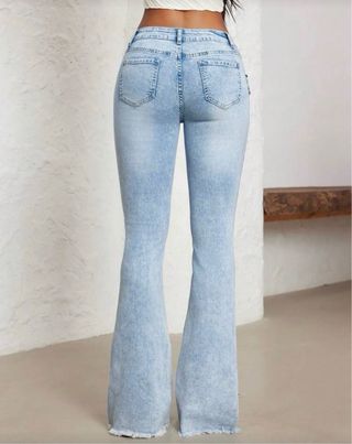 Pantalones vaqueros acampanados 