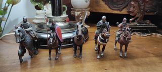 Lotto 26 soldatini piombo a cavallo