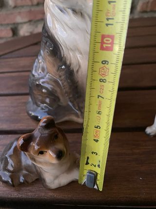 Familia de Perros de Porcelana
