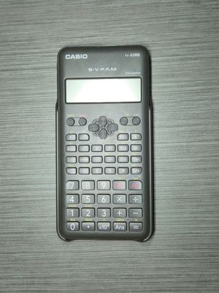 Calculadora Casio fx-82MS