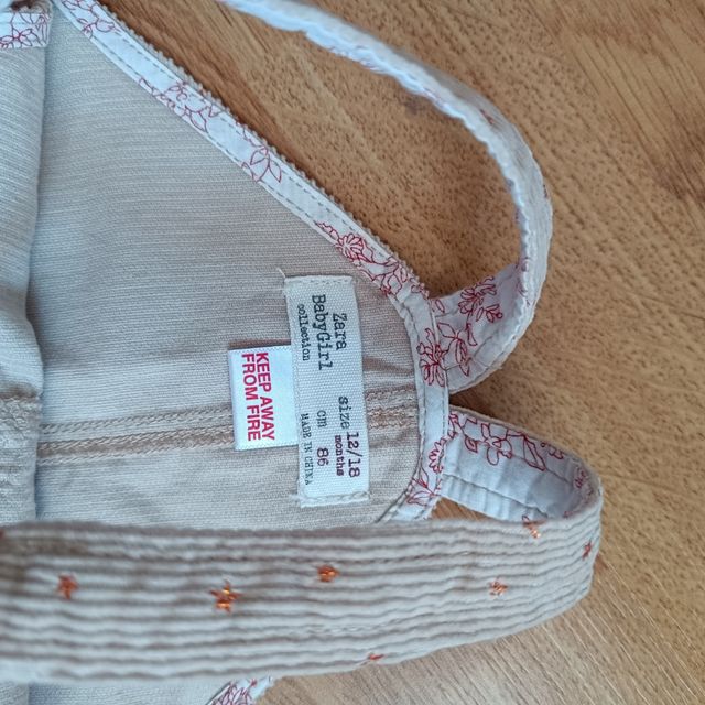 Vestido pichi niña estrellas Zara