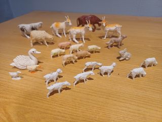 Lote B, de 24 animales Belén/Pesebre de 1 a 3,5 cm