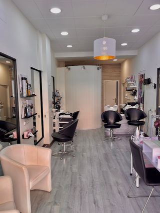 Traspaso salón de peluquería y estética 