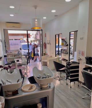 Traspaso salón de peluquería y estética 