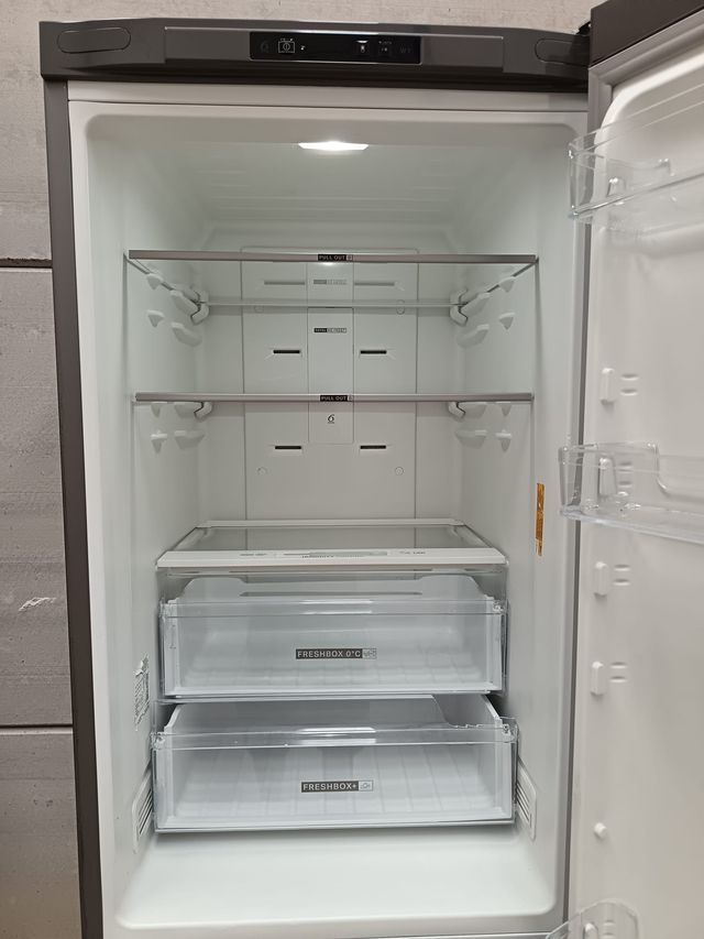 Frigorífico Whirlpool 190cm Gris Inoxidable