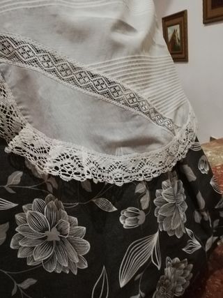 Falda huertana con manteletas