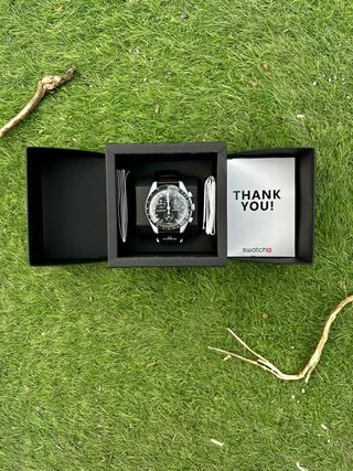 Omega x swatch nero e grigio mission to the moon