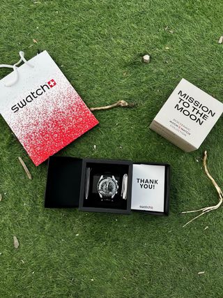 Omega x swatch nero e grigio mission to the moon