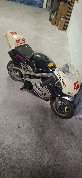 Mini moto deportiva