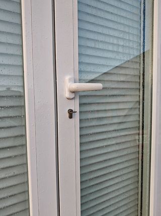 2 Balconeras (I) con cerradura y llave 
