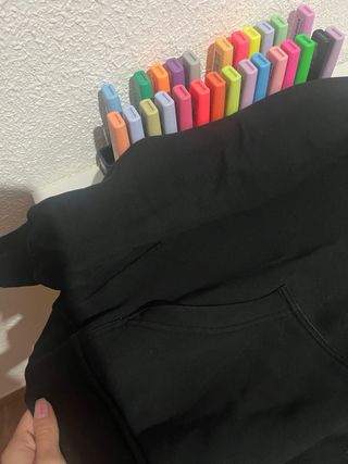 Sudadera Negra Pray con Estampado