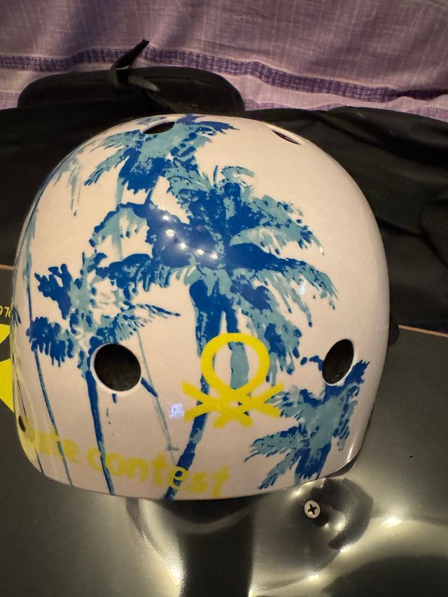 Skateboard Benetton con accessori protettivi