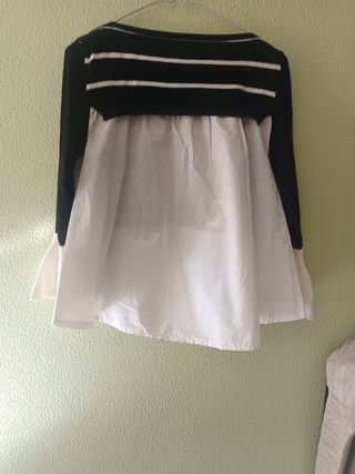 Jersey de rayas con detalle rojo y blanco